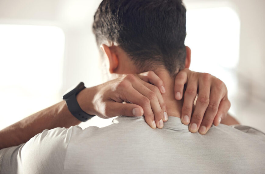 ευθειασμός αυχένα